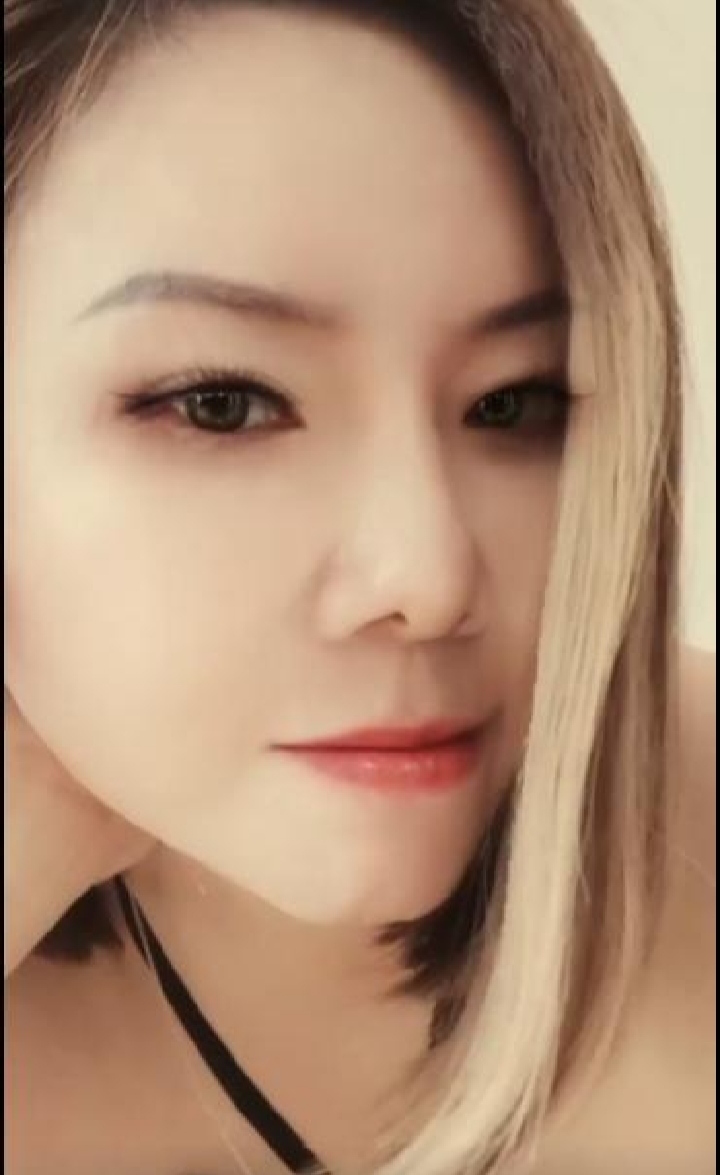 昆区性感火辣制服大姐姐