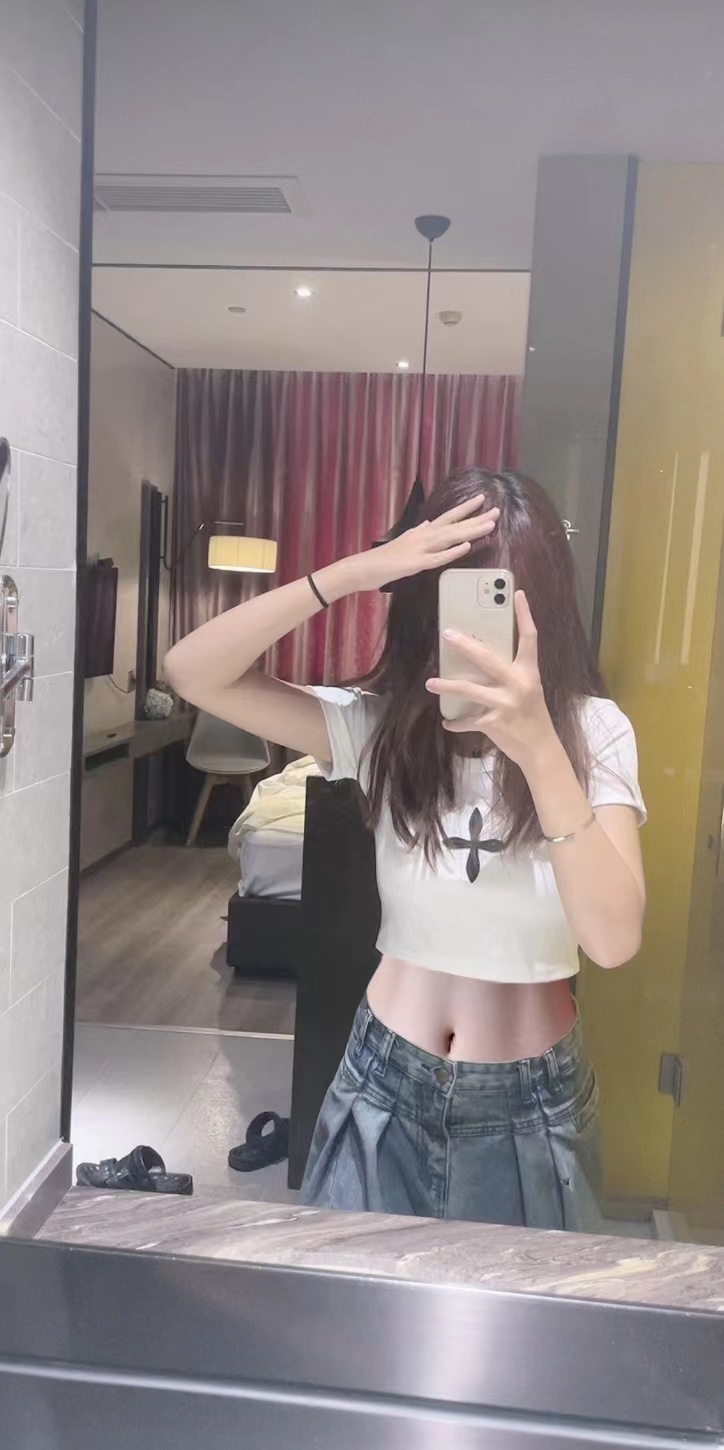 梦中女神 小巧玲珑 皮肤白