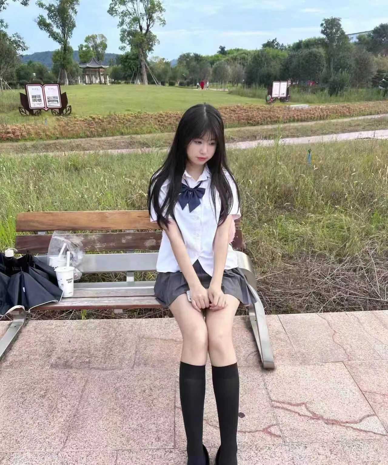 性感火辣刚下水的小姐姐