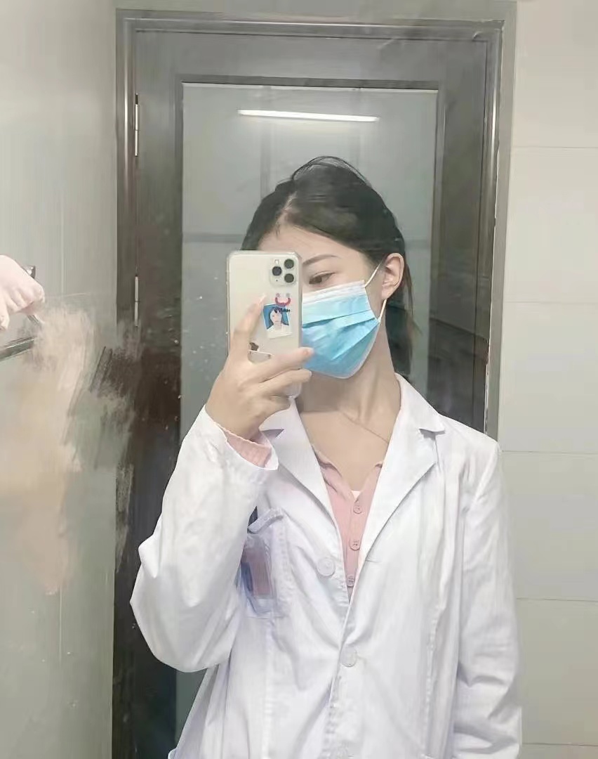 温柔 纯洁 皮肤白身材好