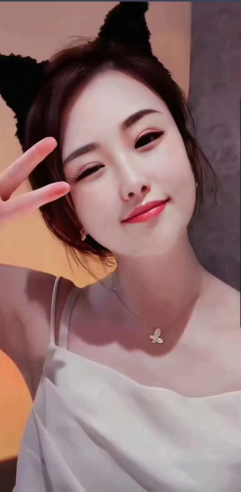 朋友分享的网红兼职妹子