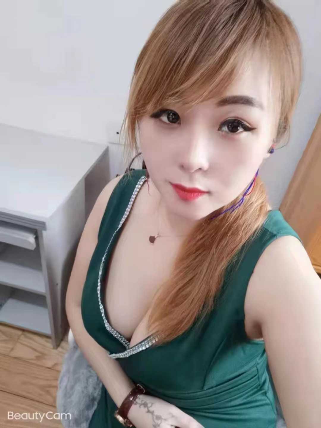 胸大服务好的少妇