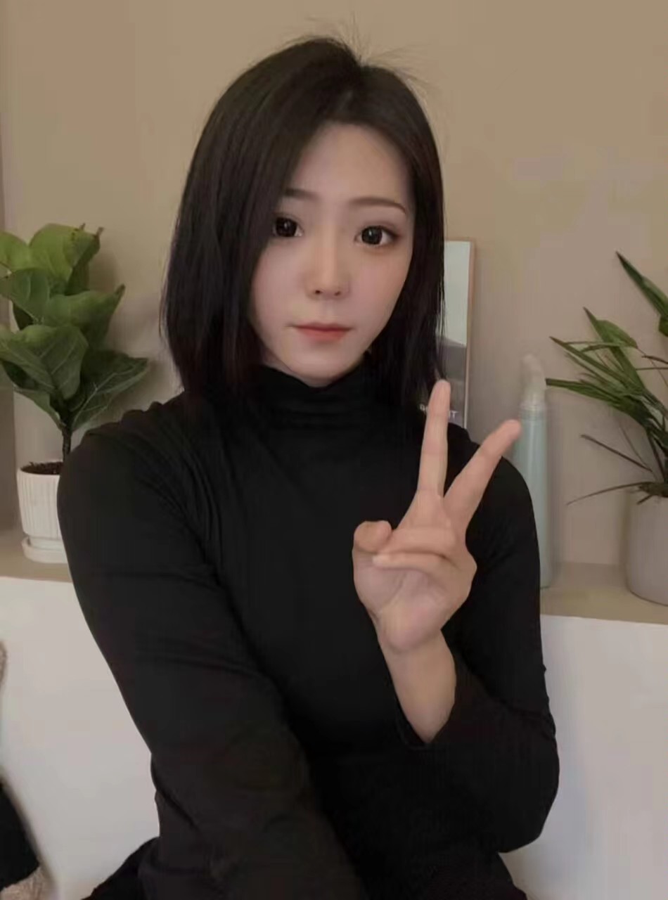 身材娇小的妹子一位