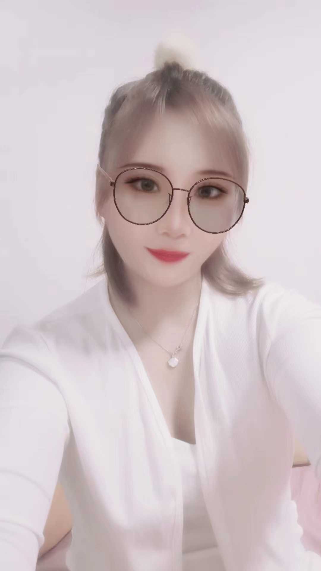 黑丝诱人少妇