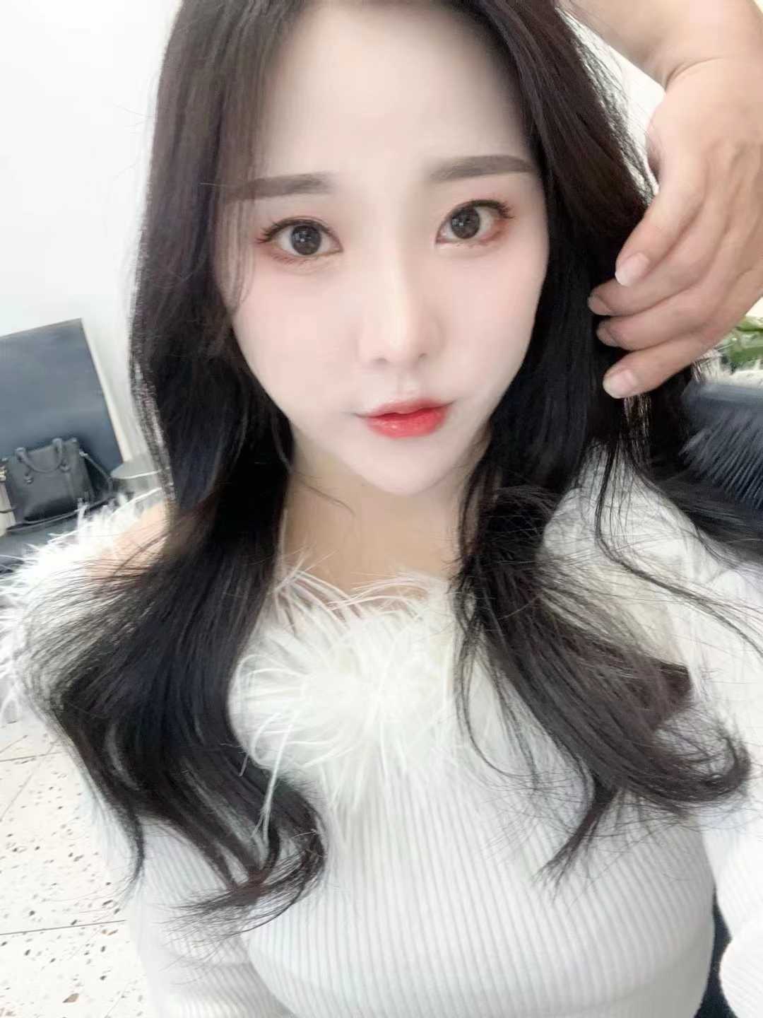 还不错的年轻妹子