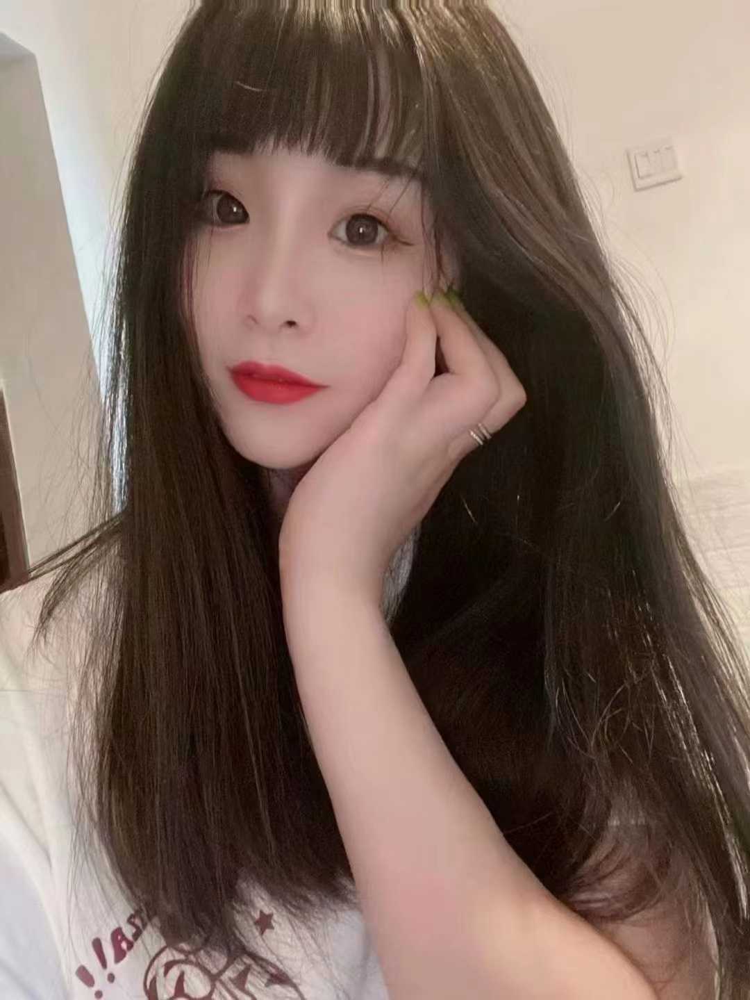 很有女友感的妹子