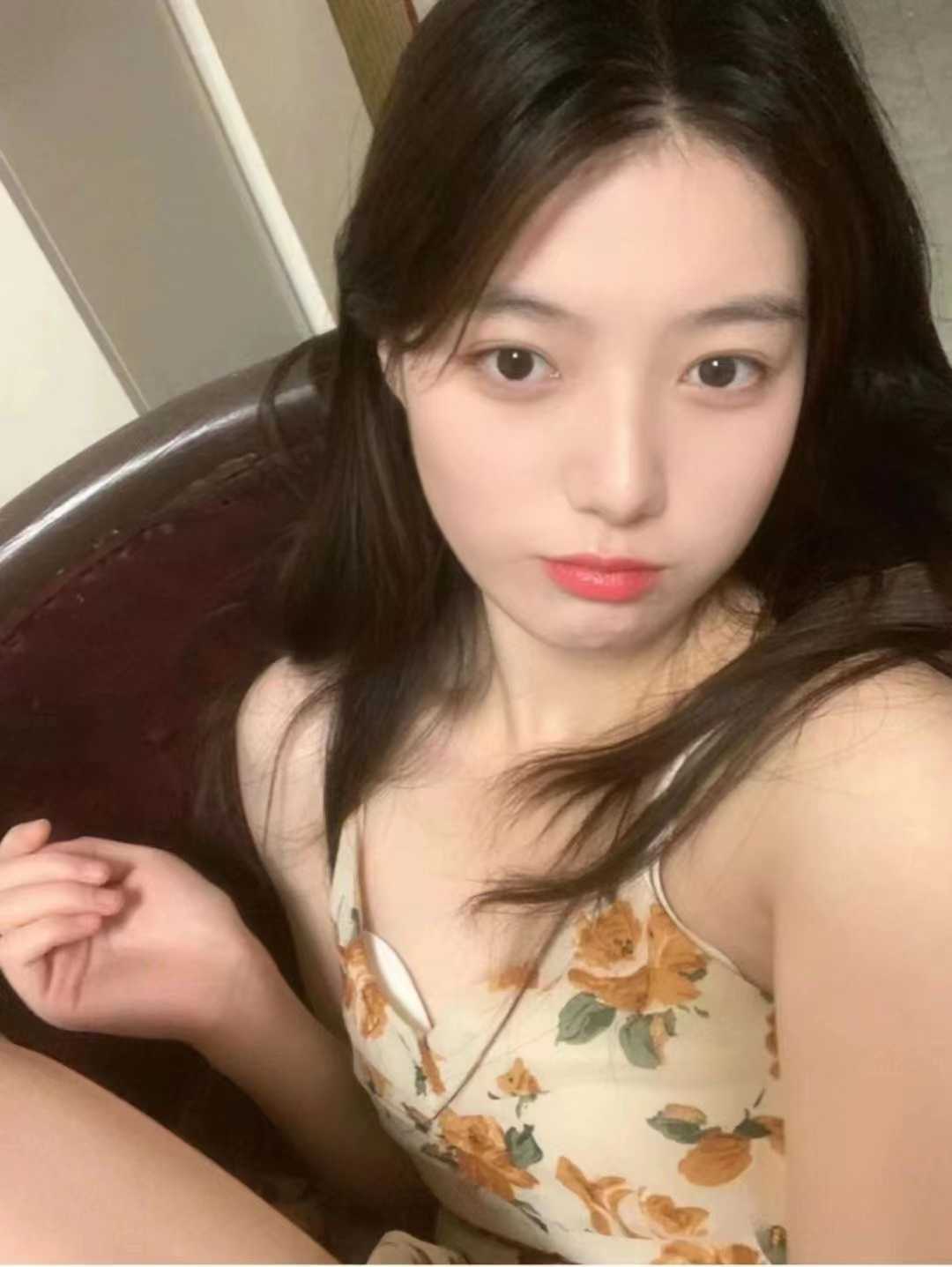 很有情人感觉的妹子