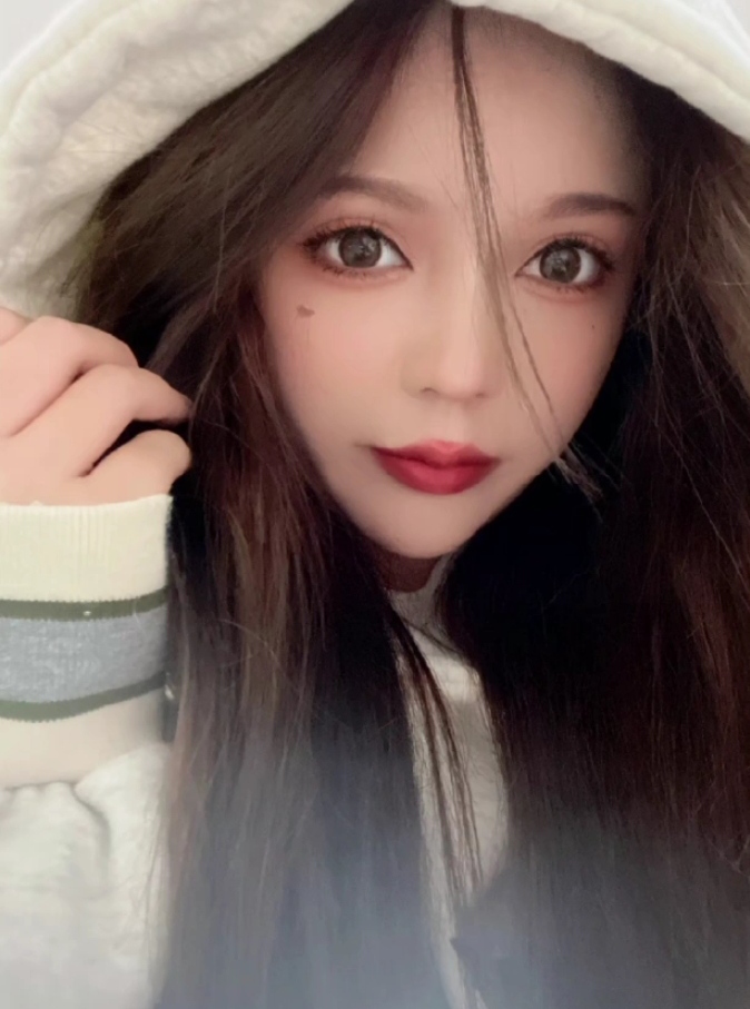 年轻貌美的小姐姐