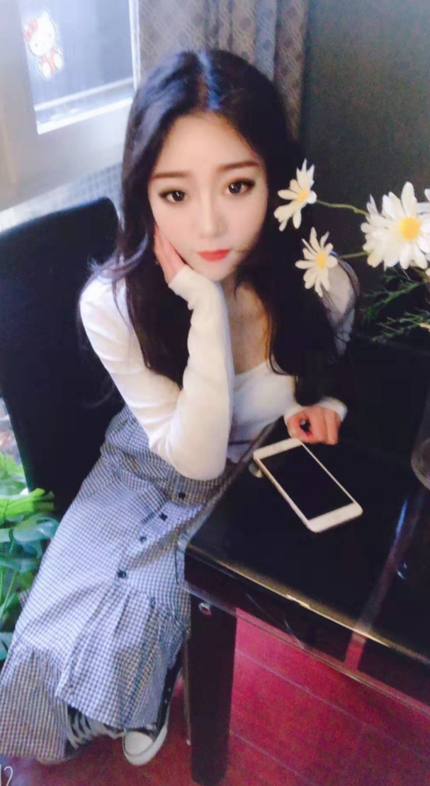 祁门白嫩风情小姐姐