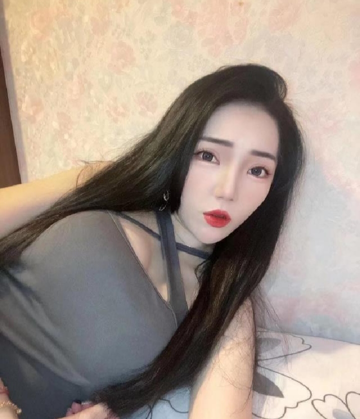 武侯娃娃脸大胸美眉