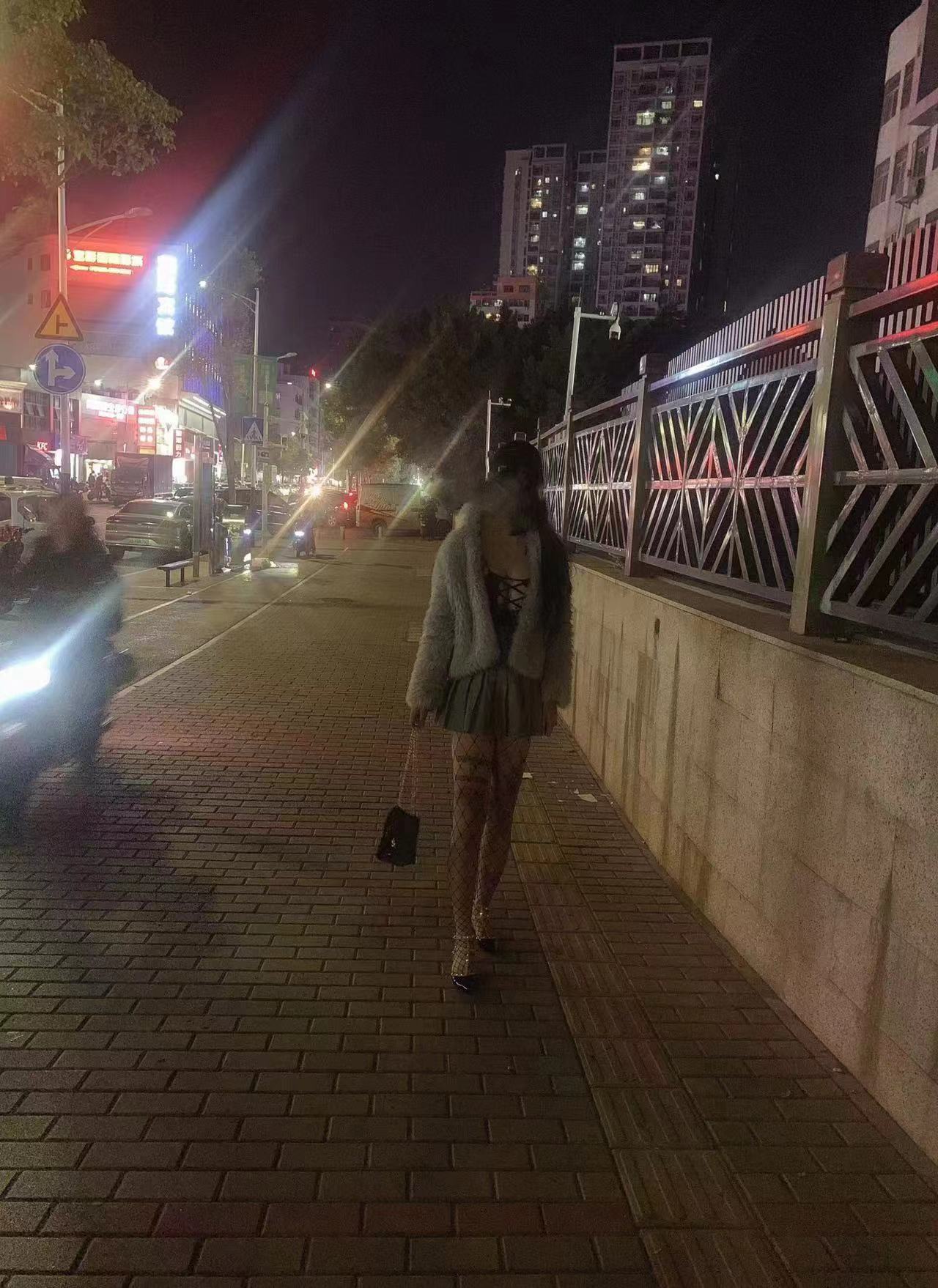 航空港区二次元嫩妹冰冰