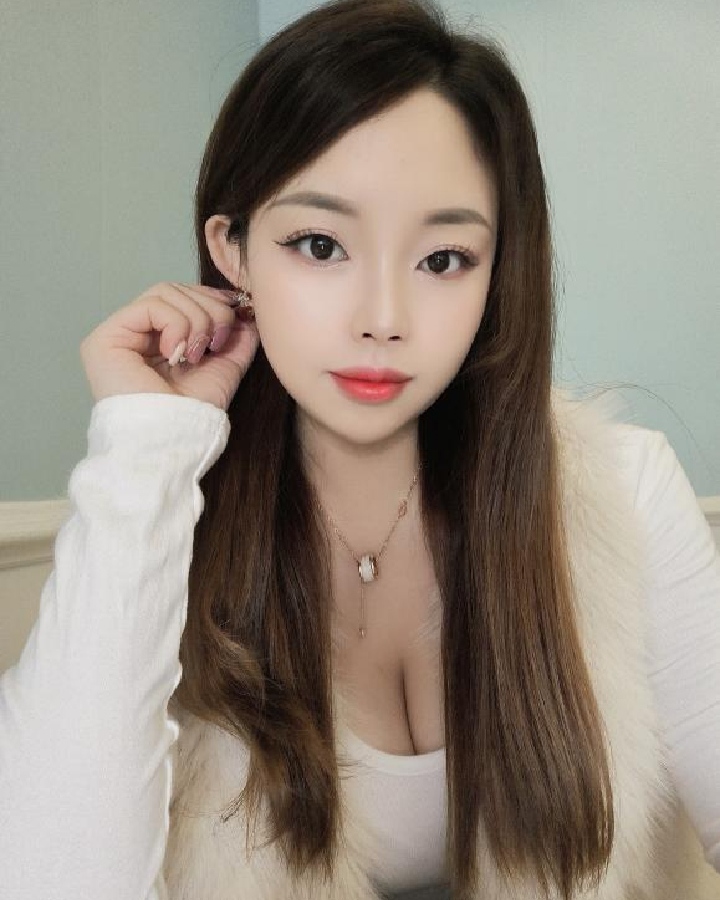 丰泽白嫩大波妹