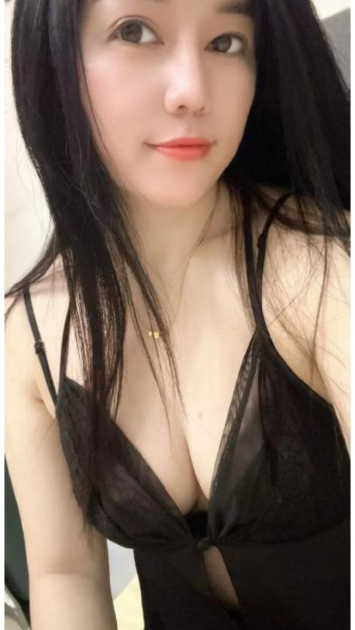 崇文门丰满御姐妮可