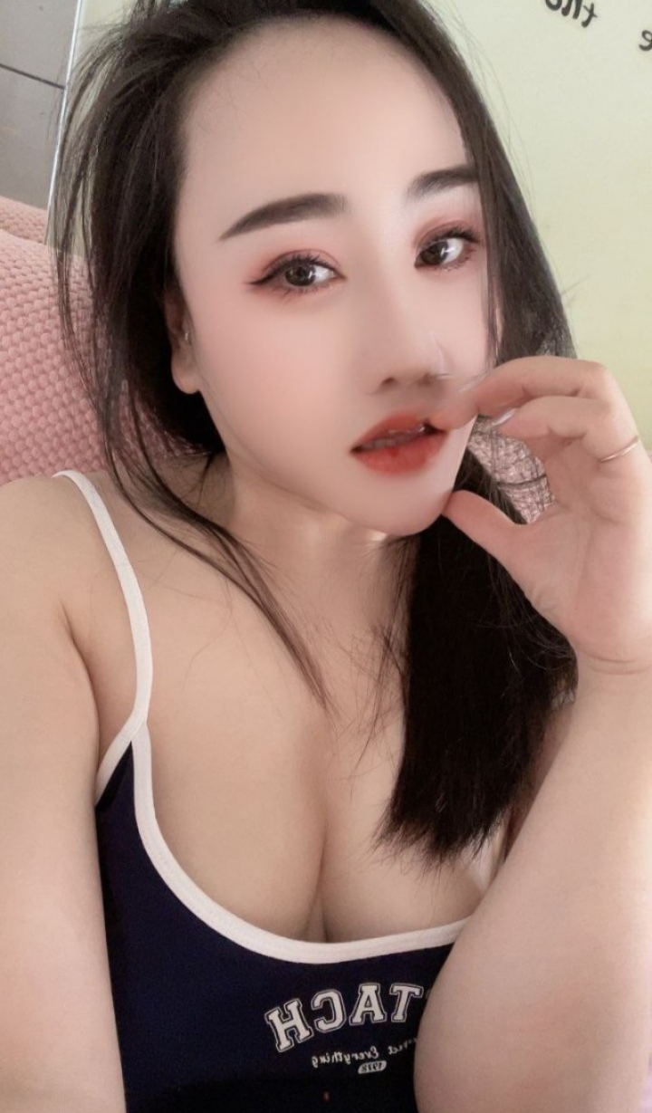 制服诱惑少妇小狐狸