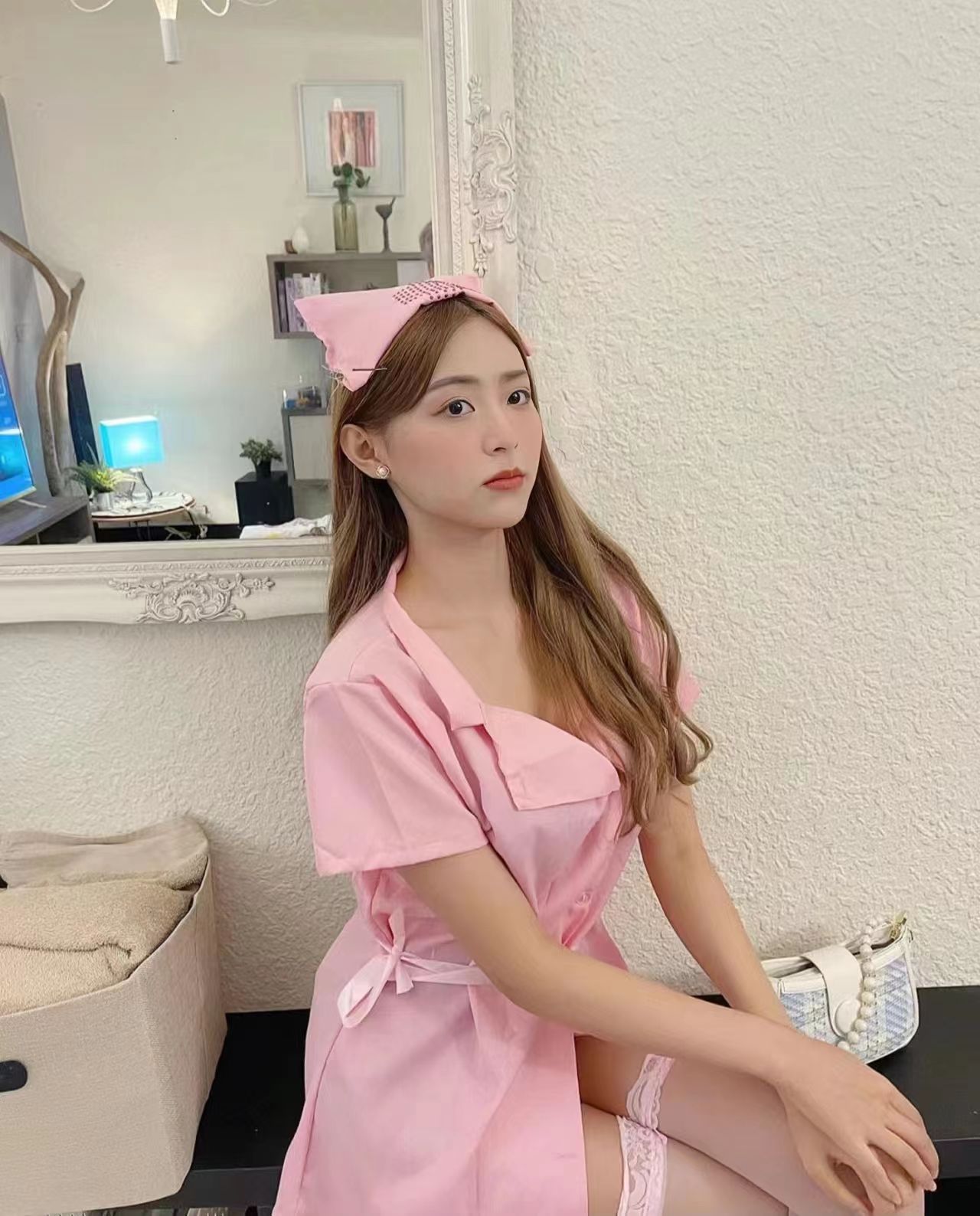 雪白丰满大胸妹