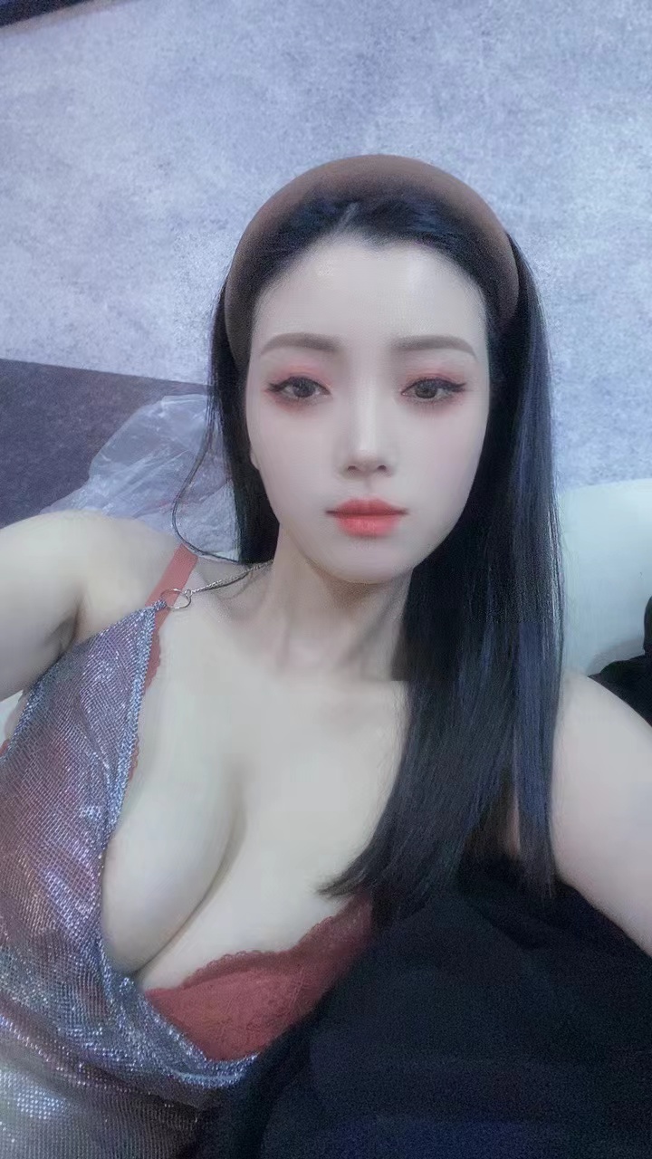 爆乳kh好妞妞