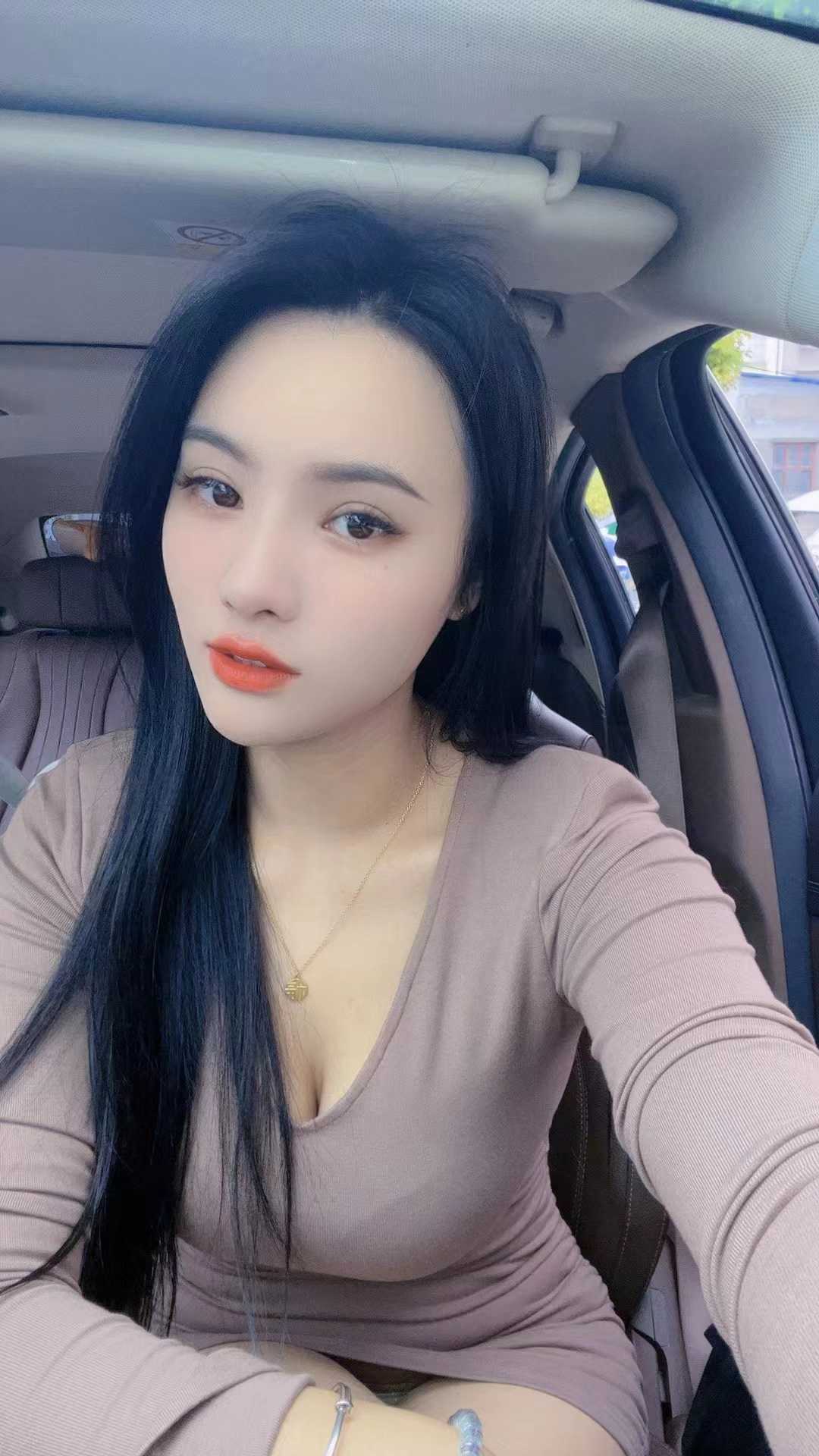 身材一流的小姐姐