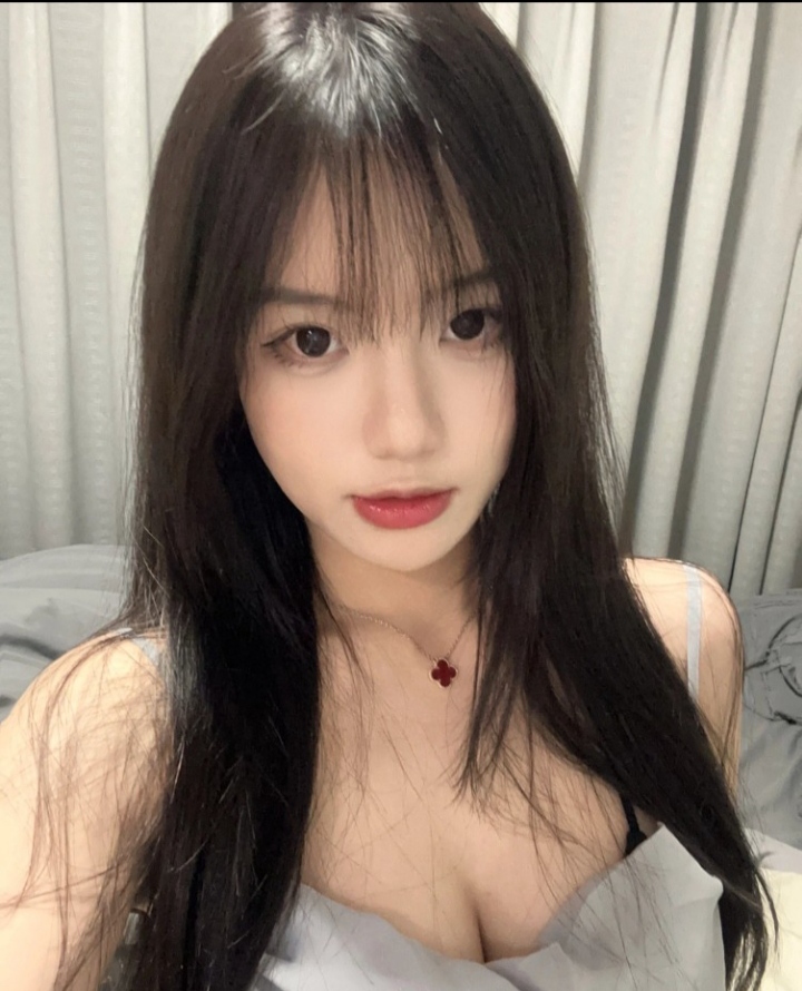 刚毕业的兼职小姐姐