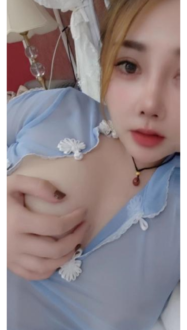 江岸丰乳肥臀妞妞