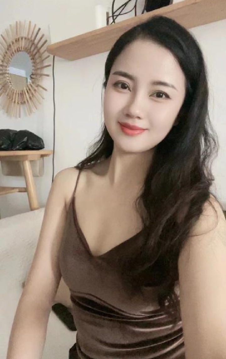 南山丰满美艳小美