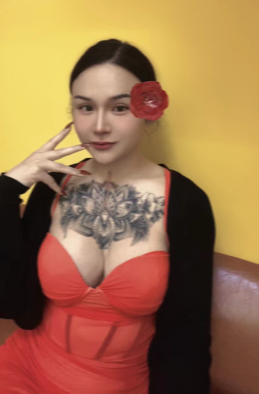 ts大胸人妖雅雅