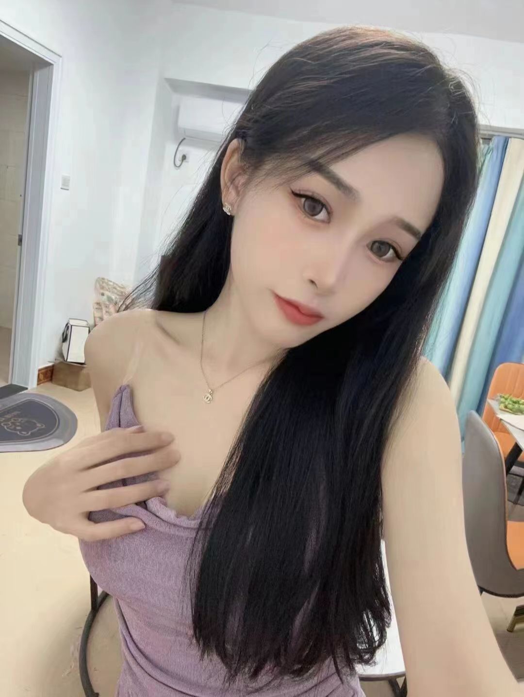 颜值不错的大胸妹妹