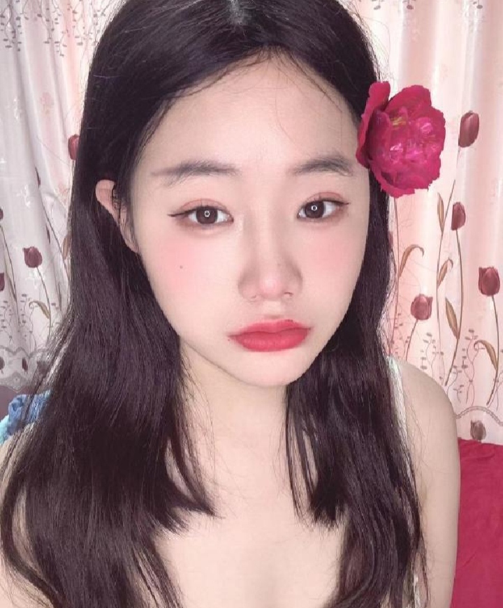 青山区嫩妹甜甜