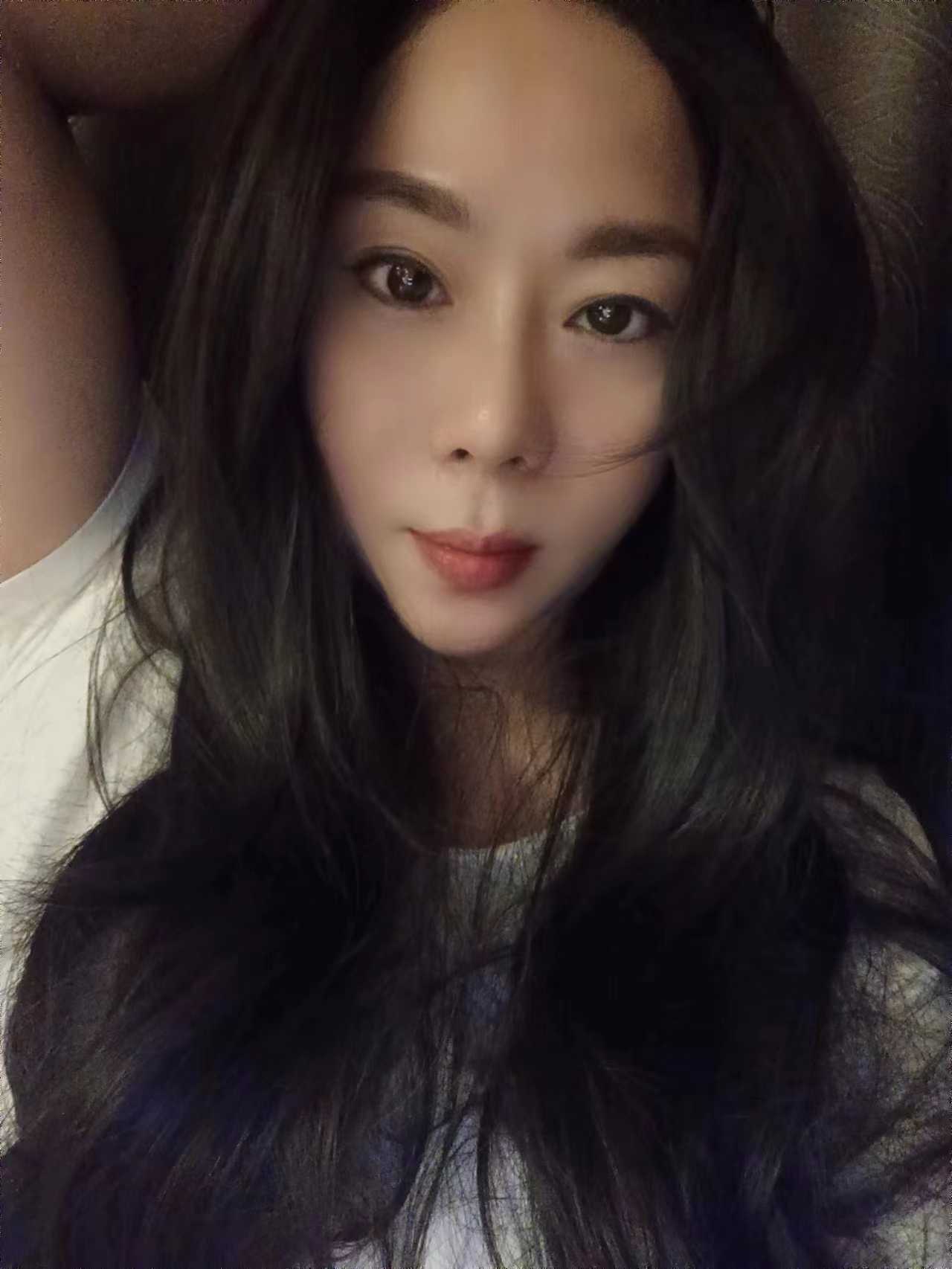 服务很认真的妹妹