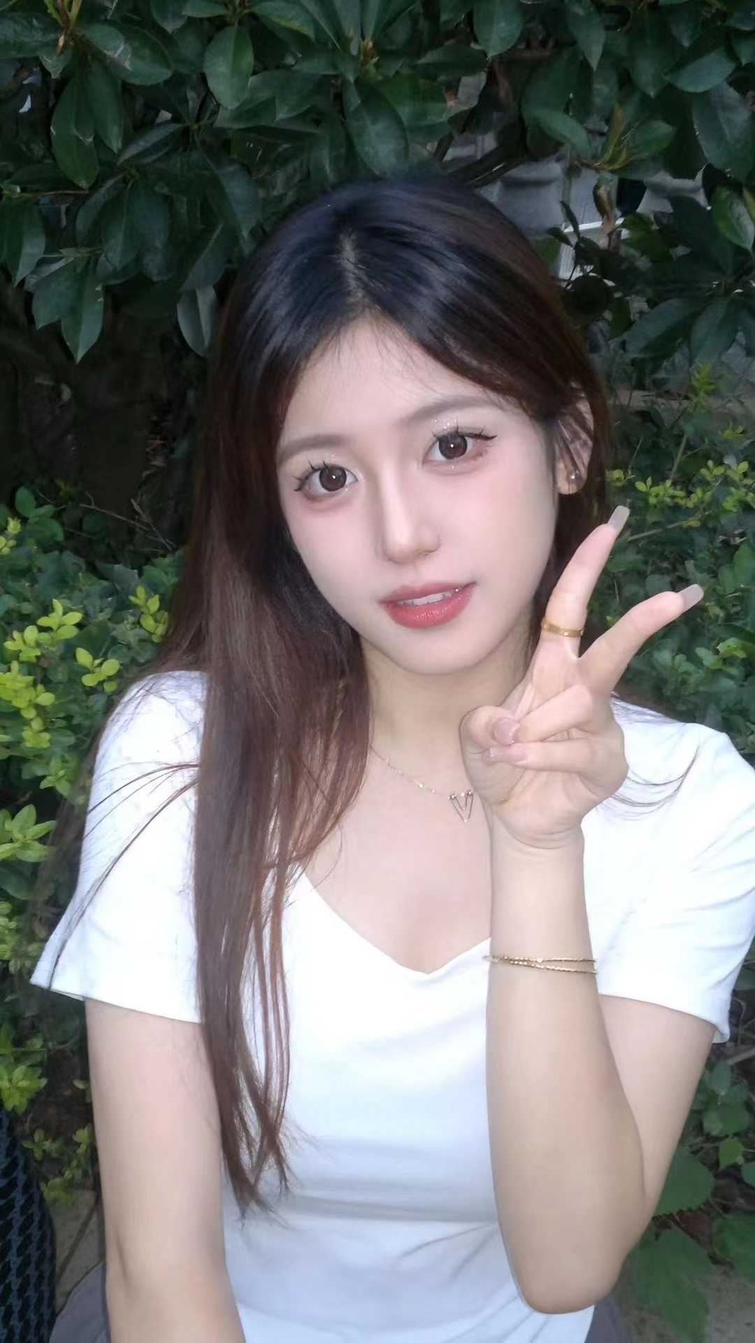 偶尔兼职很嫩的姑娘