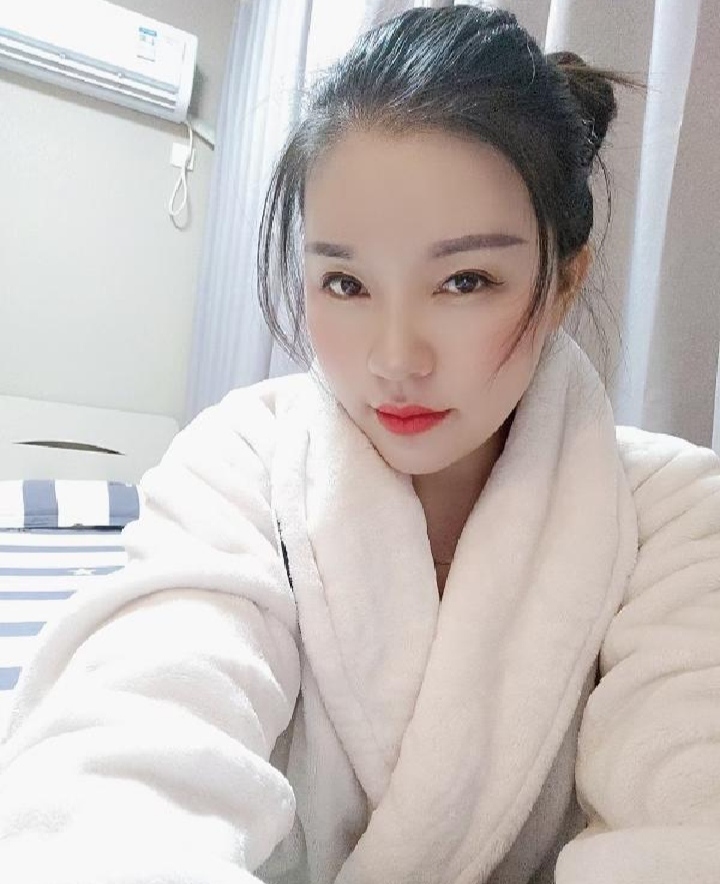 丹溪路妩媚惹火少妇