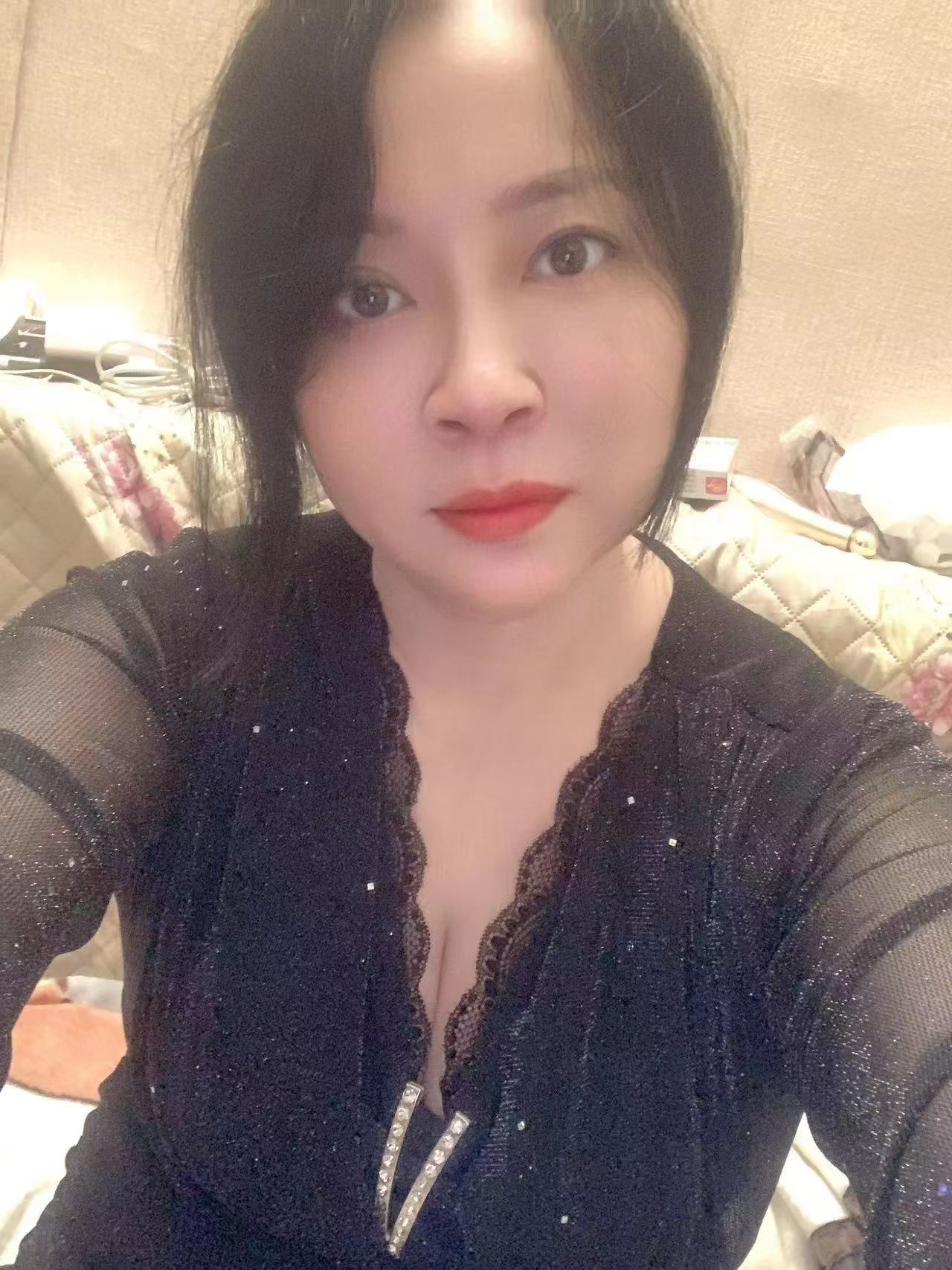 金平兼职丰满妩媚少妇