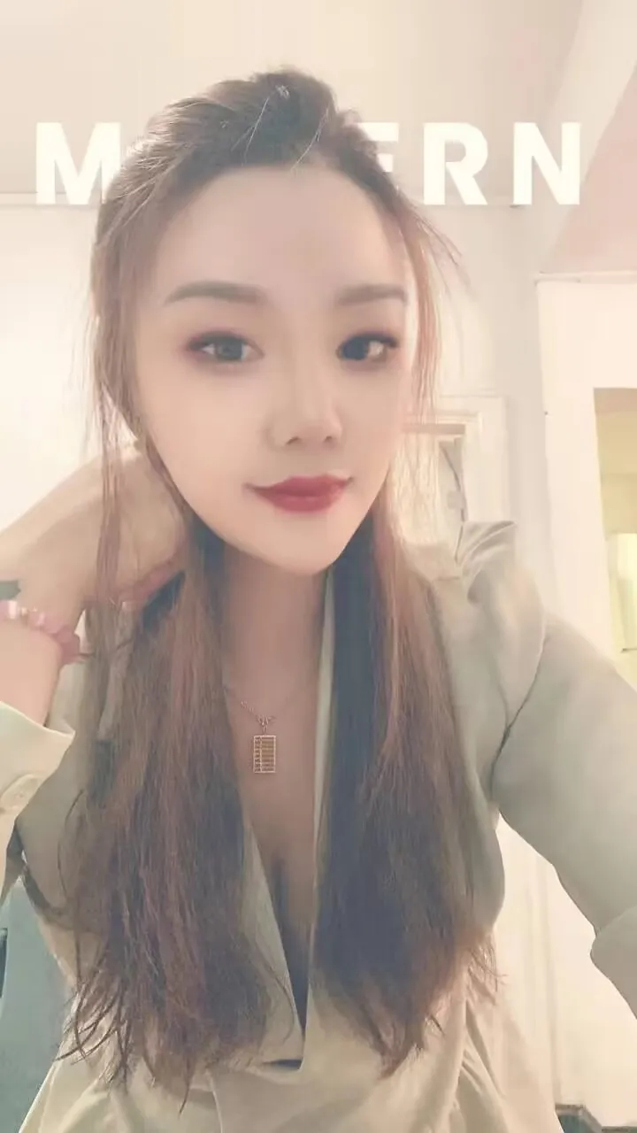 龙华极品巨乳