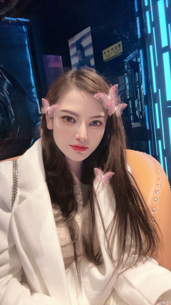 个人兼职，奶子大，屁股大后入很爽。身材不错