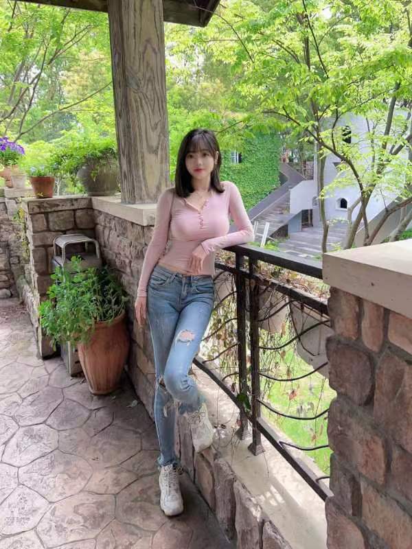 推荐一很热情的小姐姐