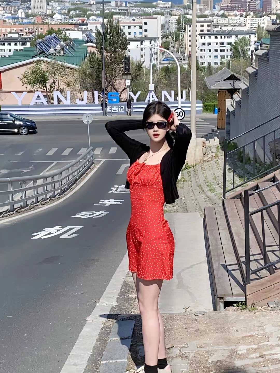 高颜值白皙小姐姐