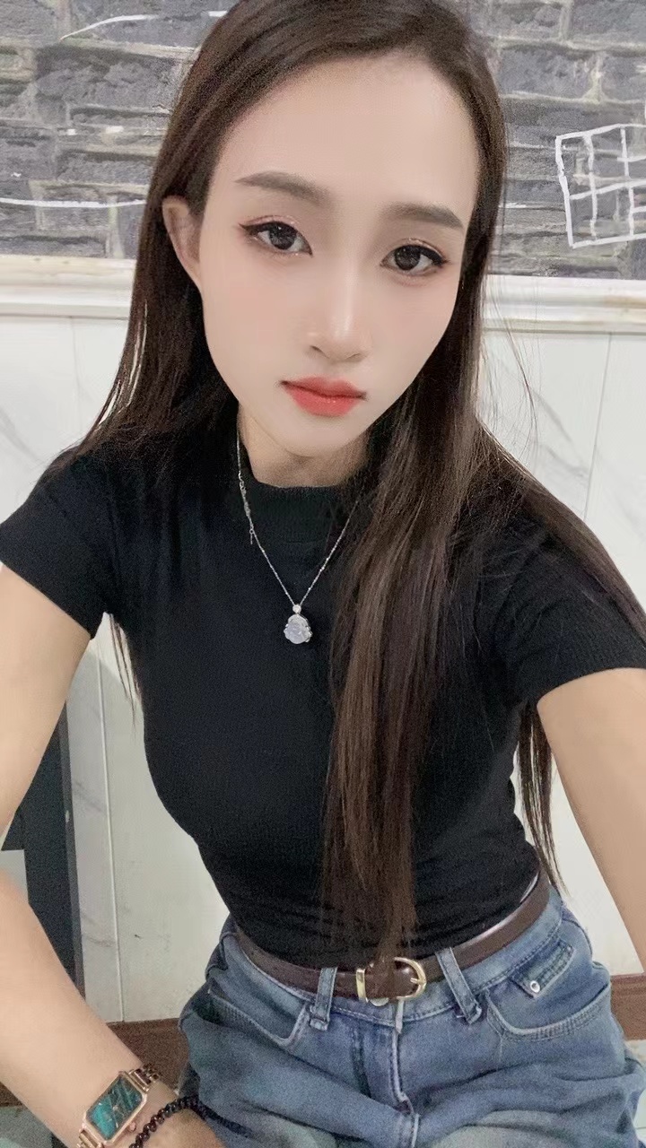 自聊美女香香，风情万种