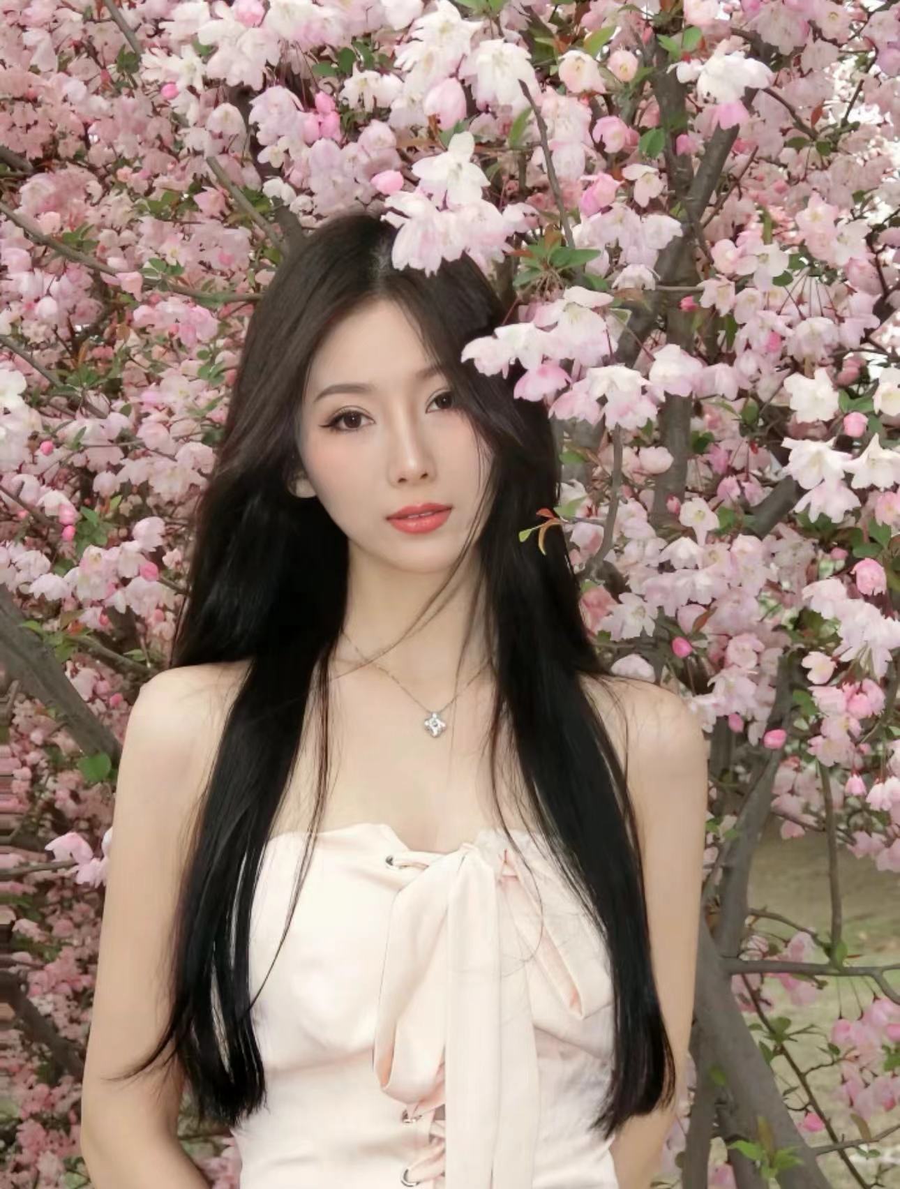 有趣的灵魂伴侣，期待共同度过难忘的夜晚