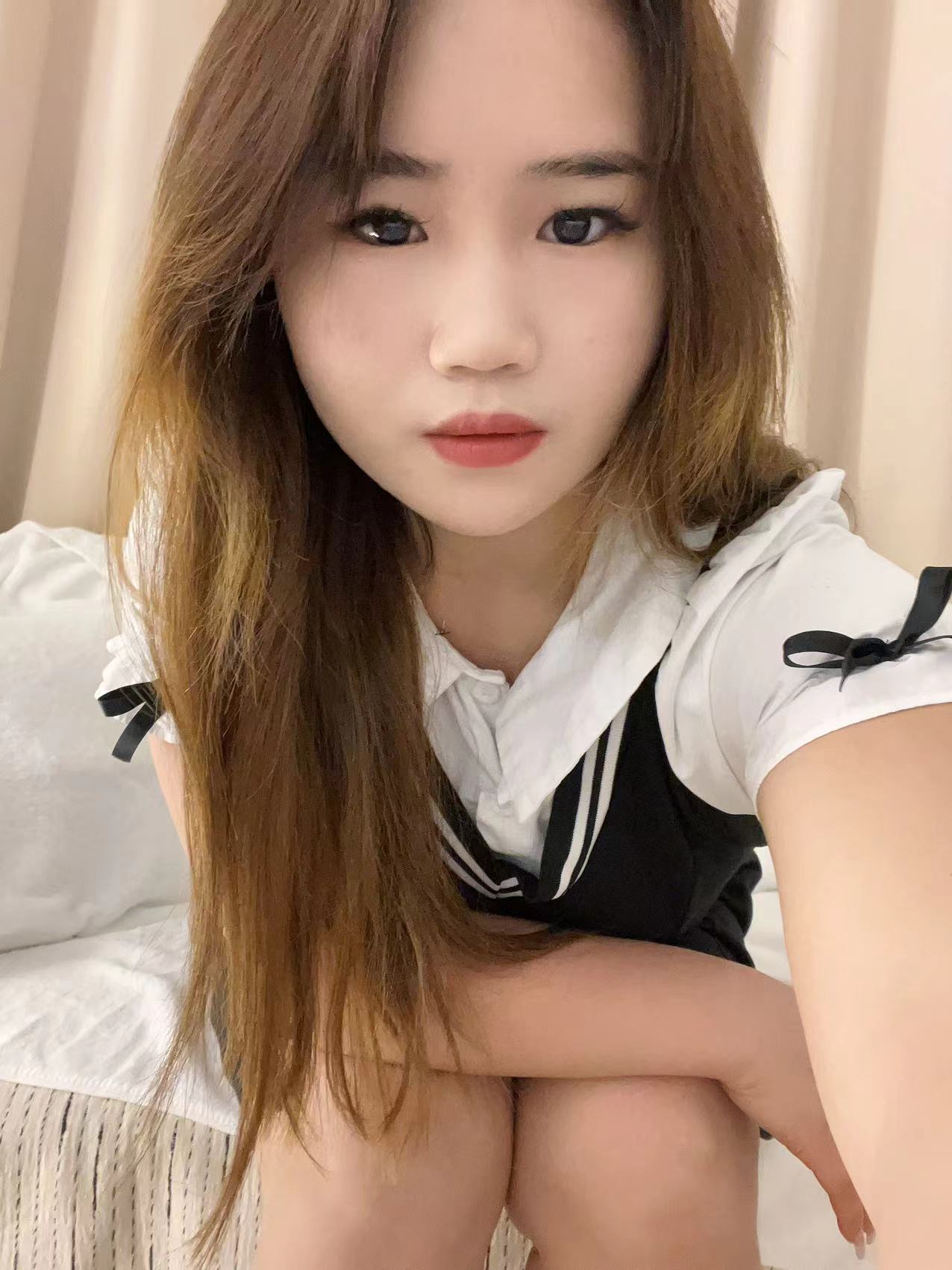 曲江零零后小美女