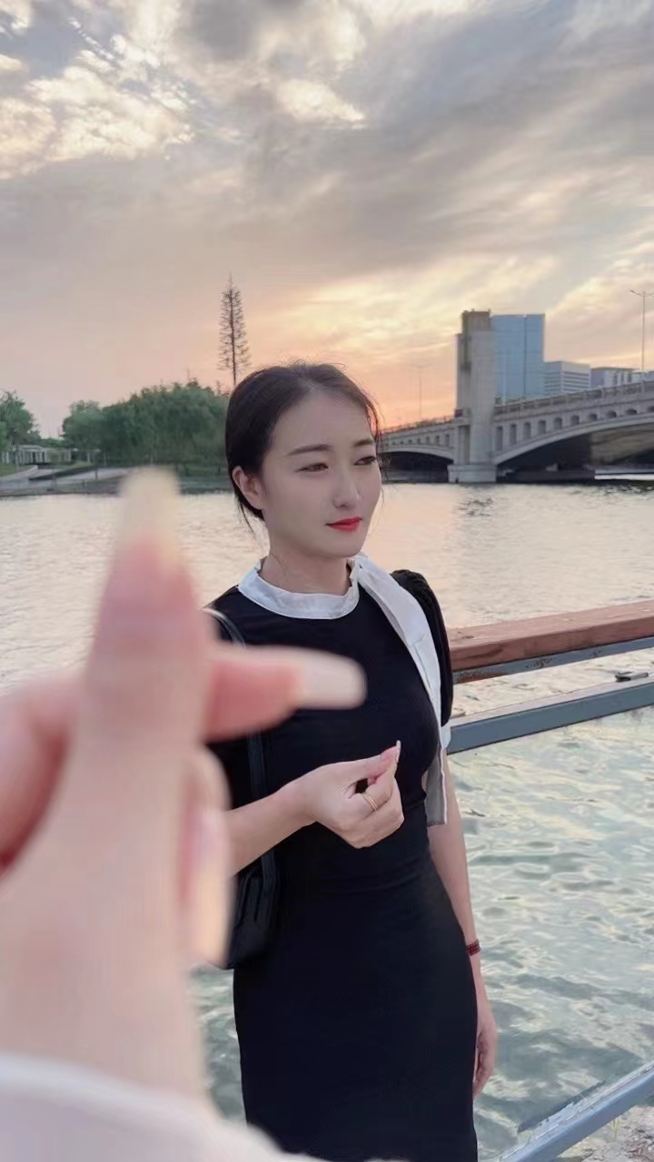 喜欢的哥哥，来找我玩吧