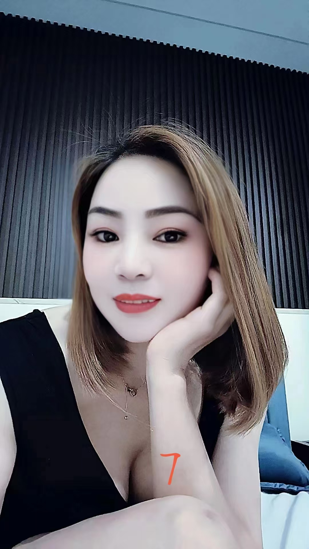 西青个人中项丰满莹莹