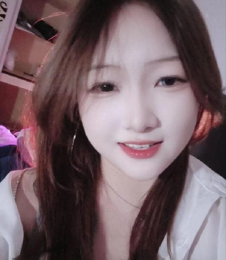 新都泄火性感小辣妹