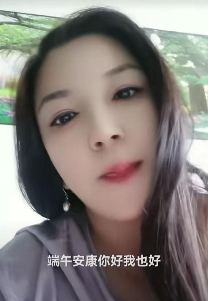 竞秀区妩媚少妇姗姗