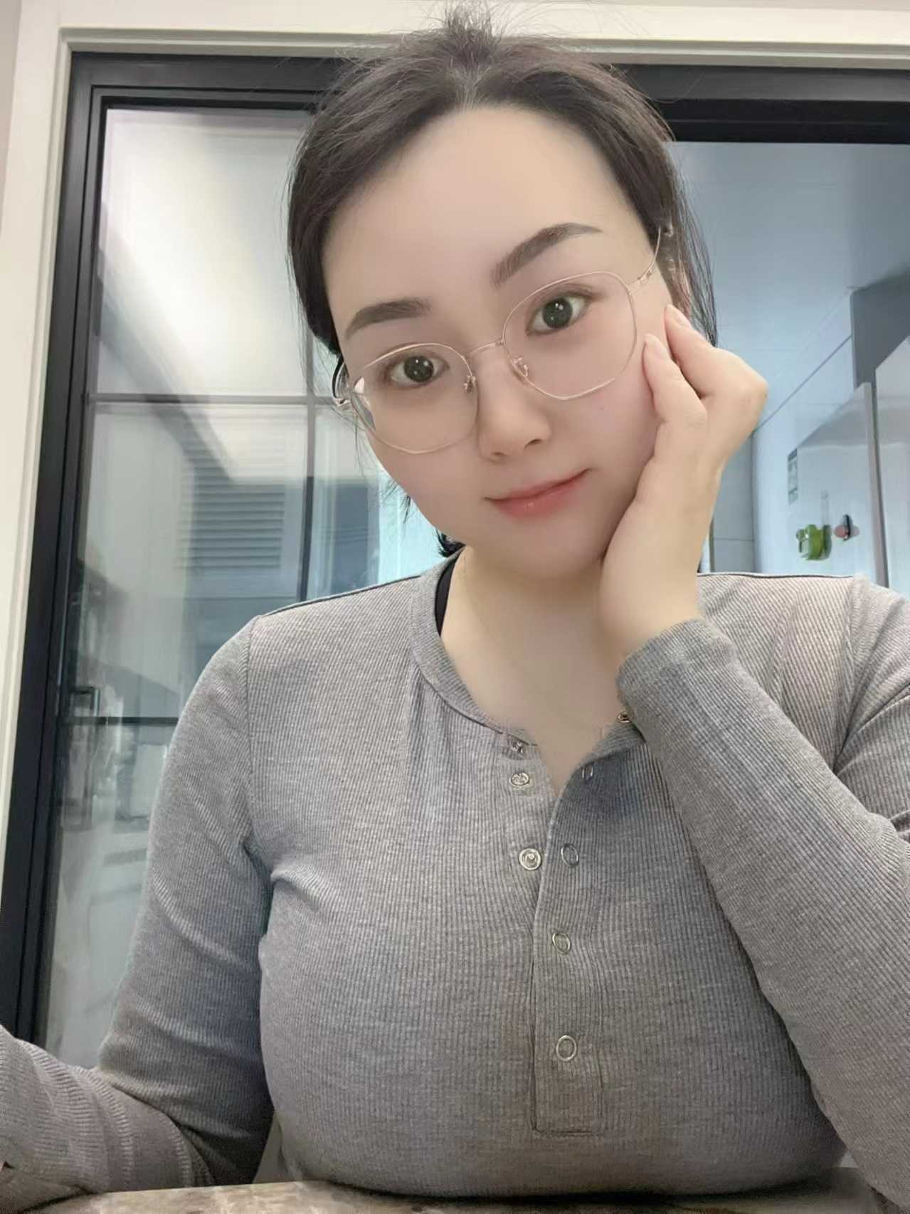 太仓丰满惹火眼镜小姐姐丫丫