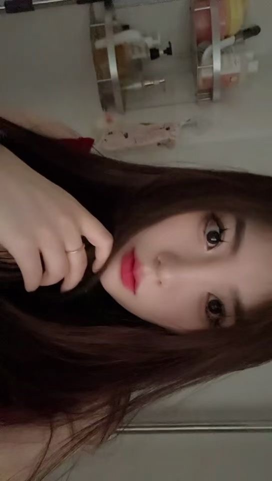 兼职妹妹挺漂亮 丰满性奶子大