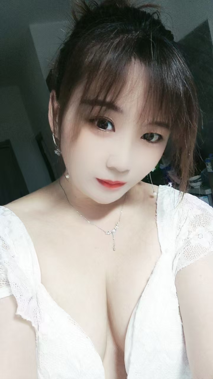 蛇口情趣大胸辣妹素素
