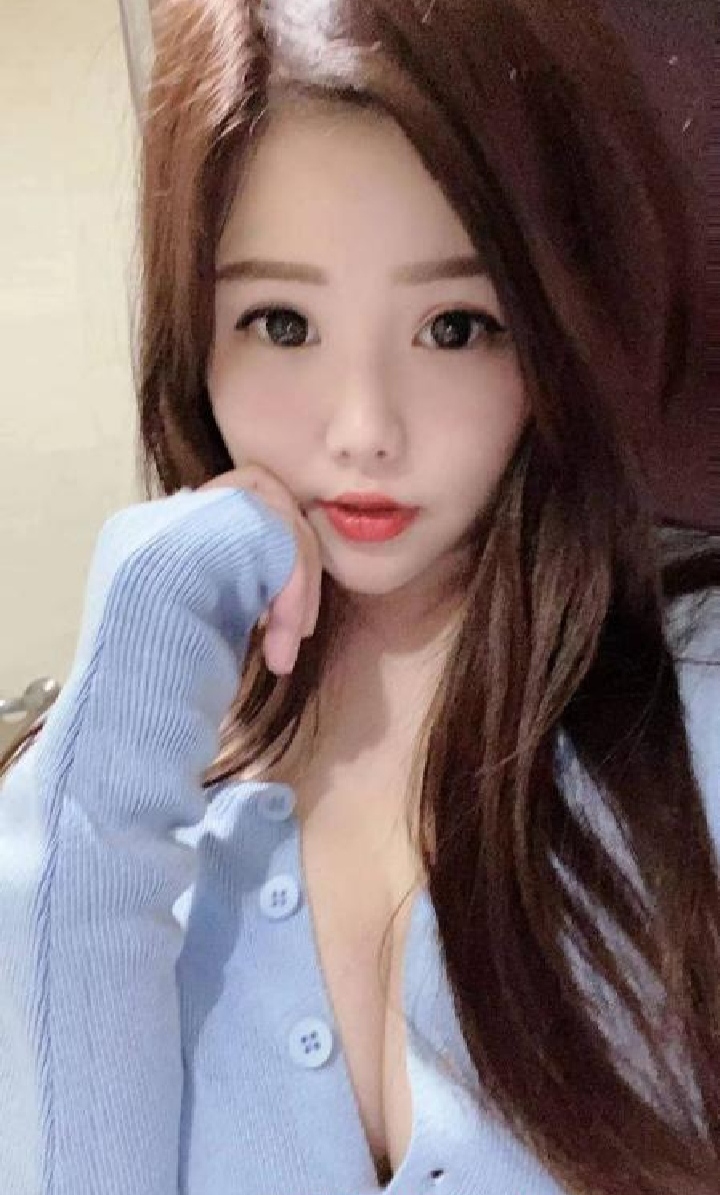 余姚大胸颜值辣妹