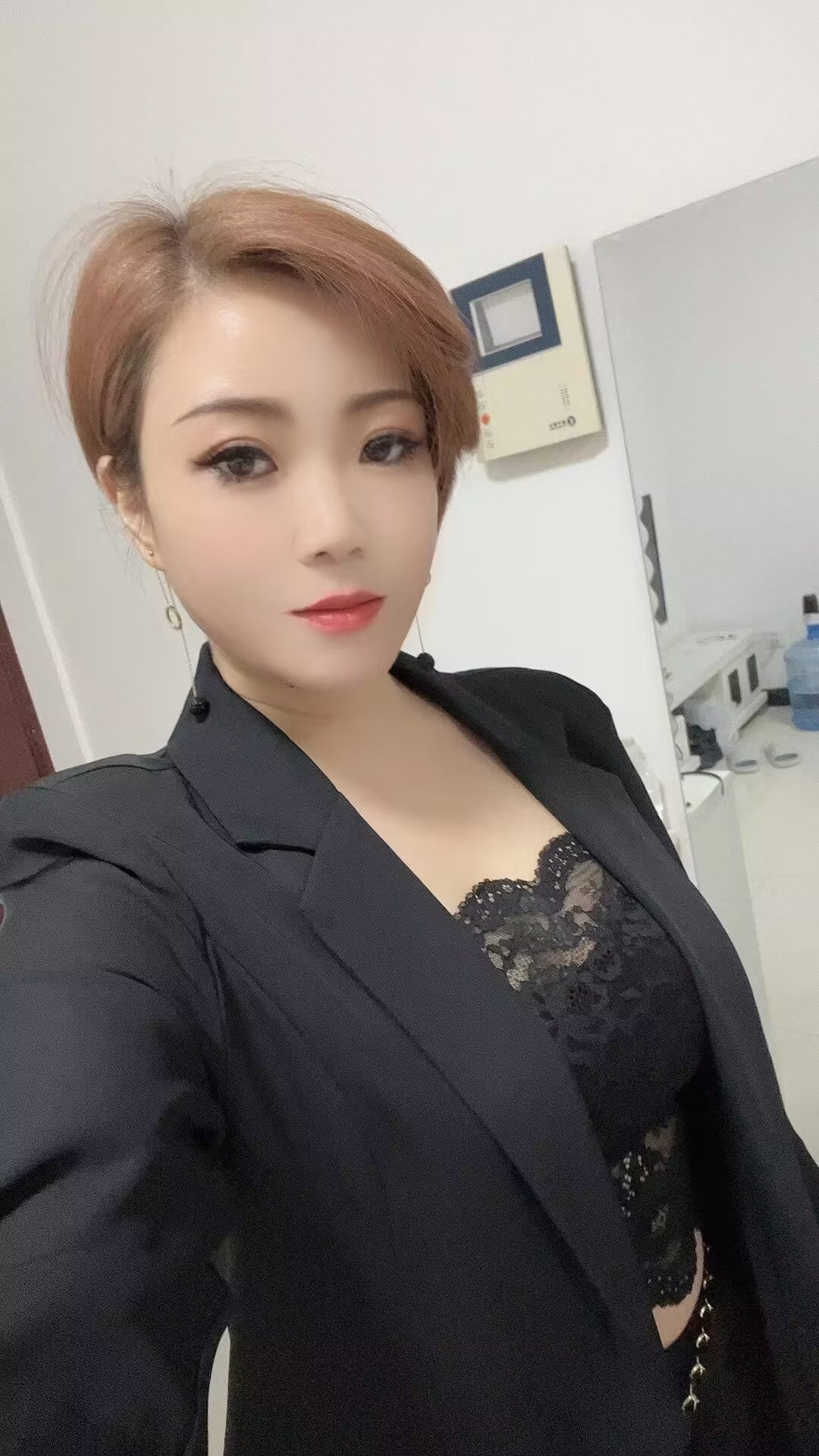 可以双飞的少妇雯雯