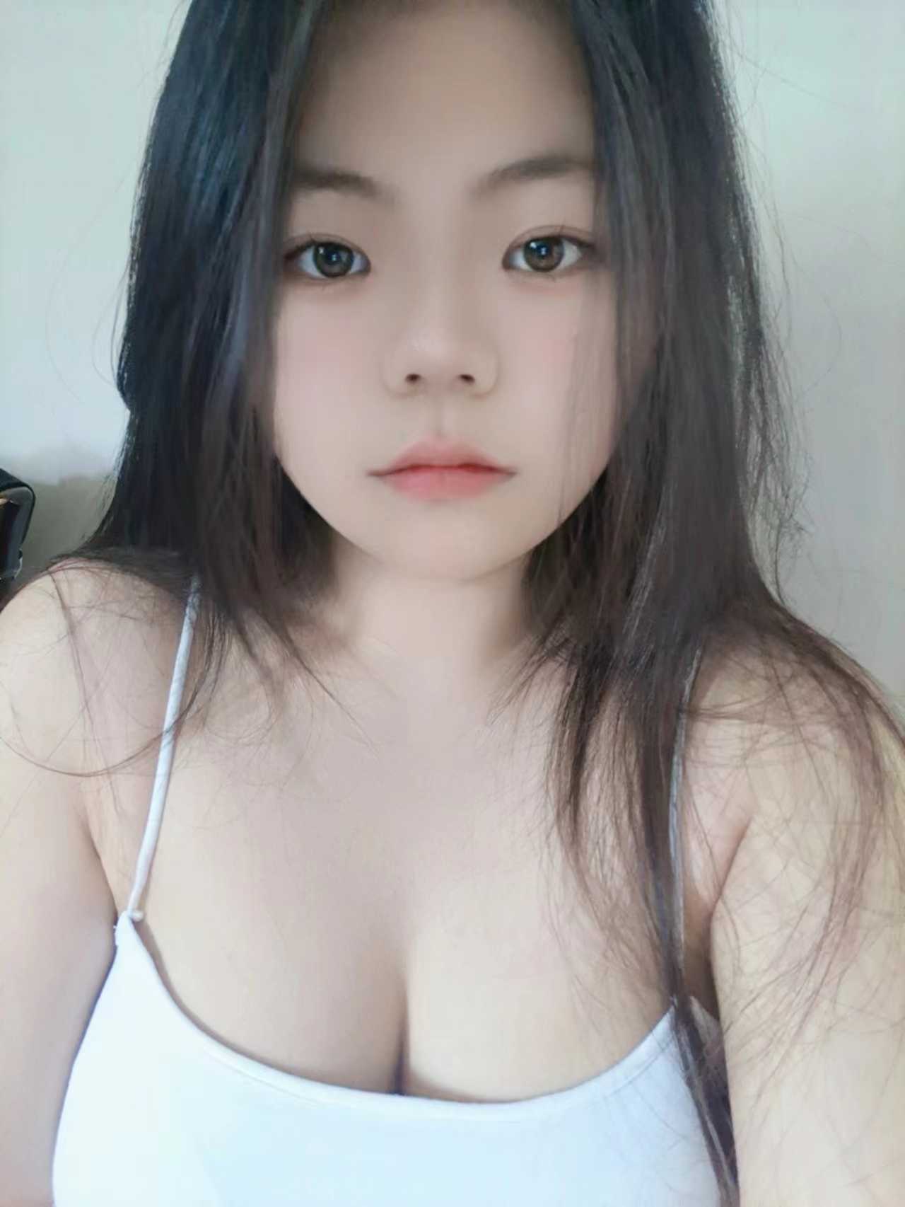 童颜巨乳型bbw