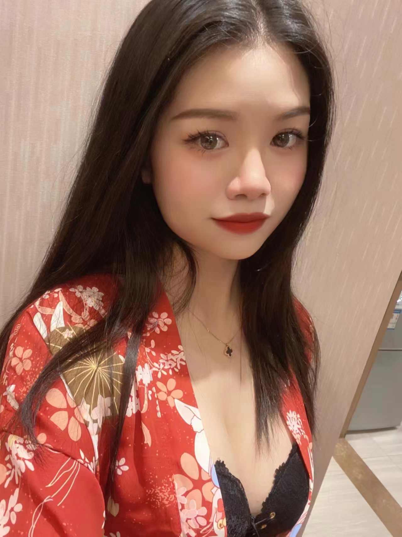 西山风情辣妹青衣草