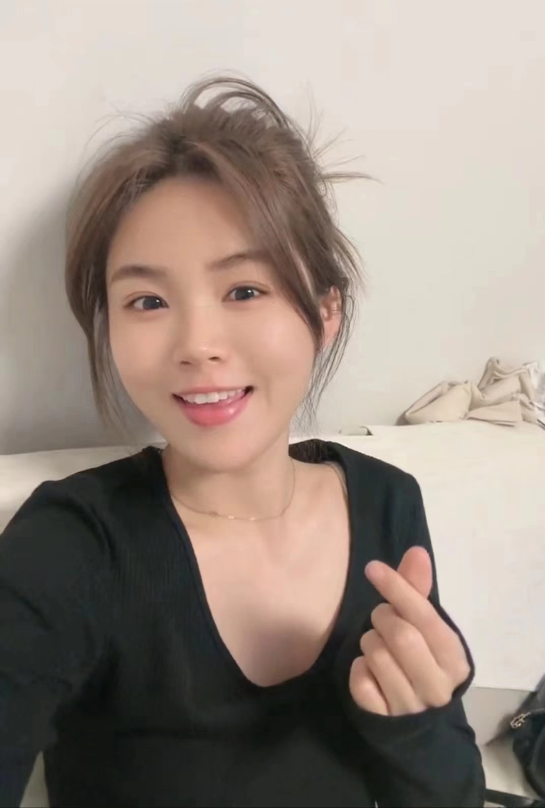 奉贤纯纯的小美女莉莉